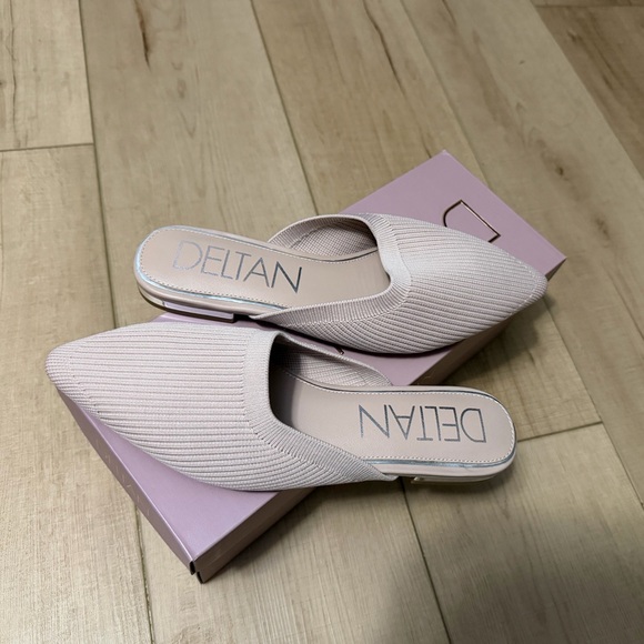 Women's Cream Slip-On Shoes - Picture 2 of 5